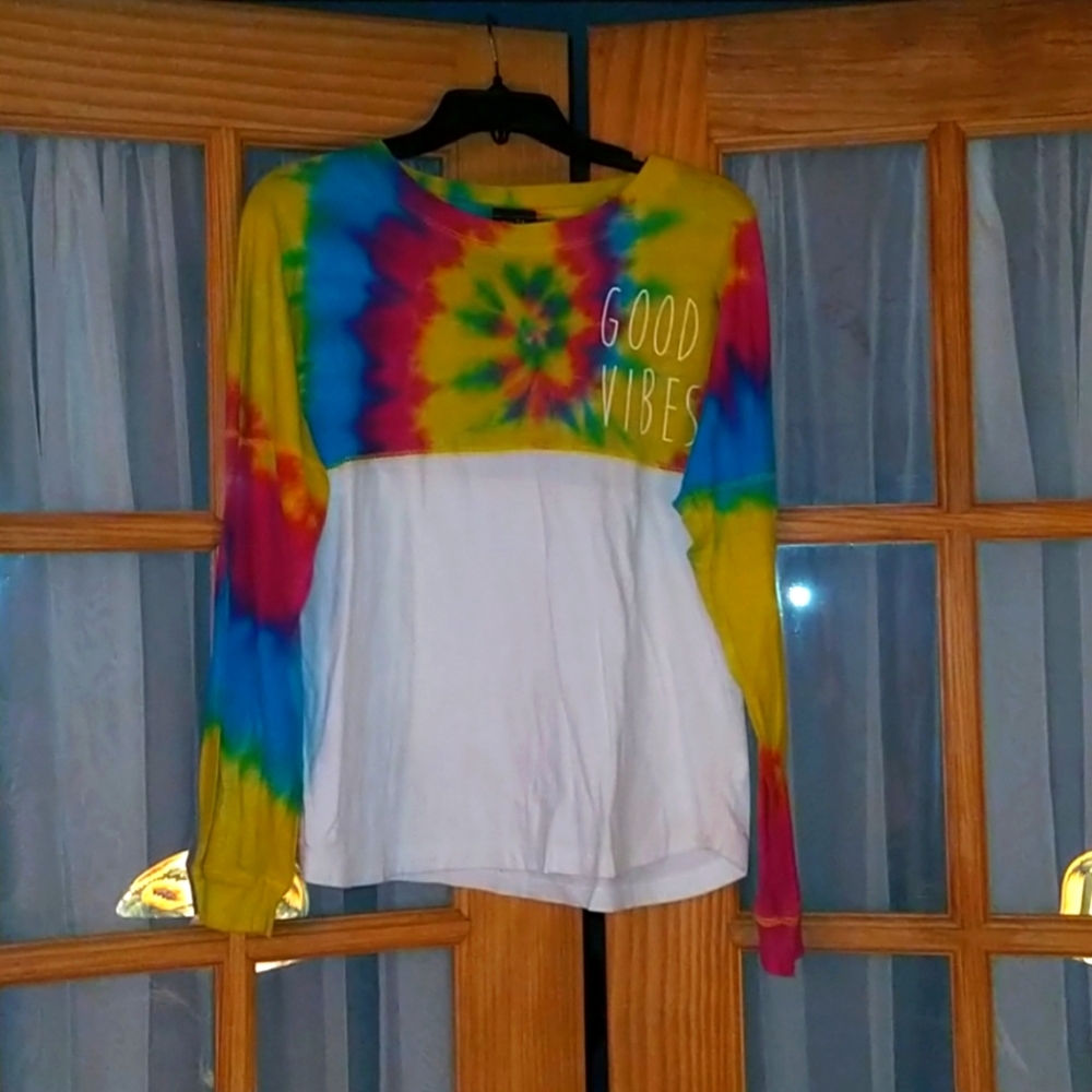 Good Vibes flowy t-shirt